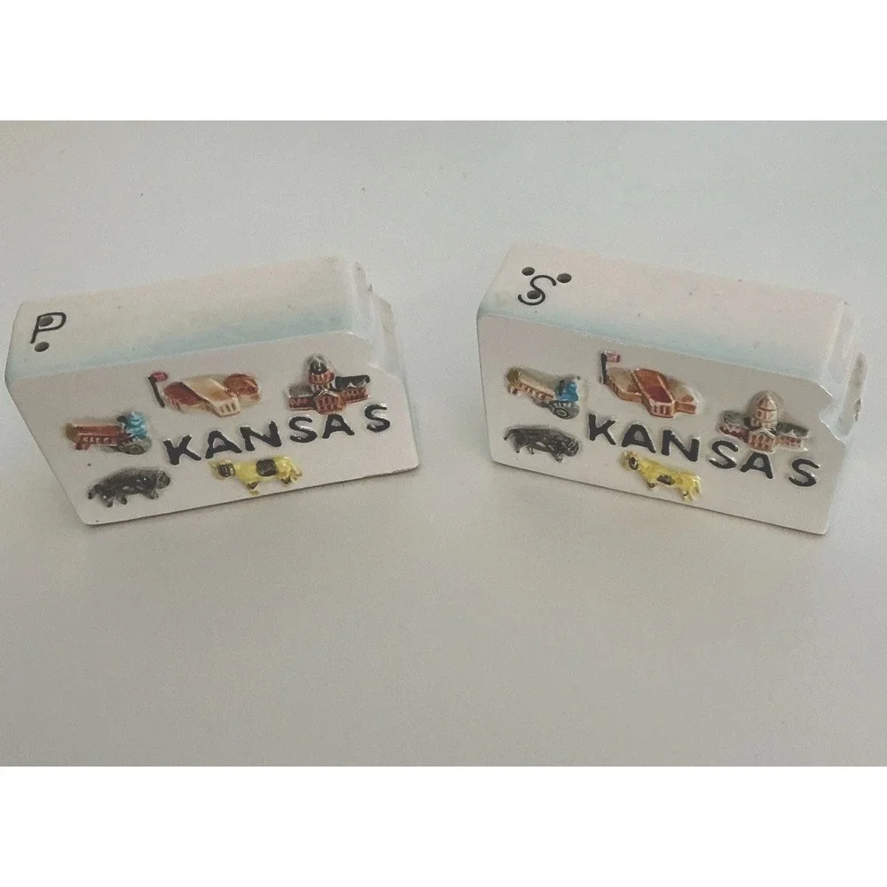 Vintage Kansas State Shaped Salt And Pepper Souvenir Set From The 1950's